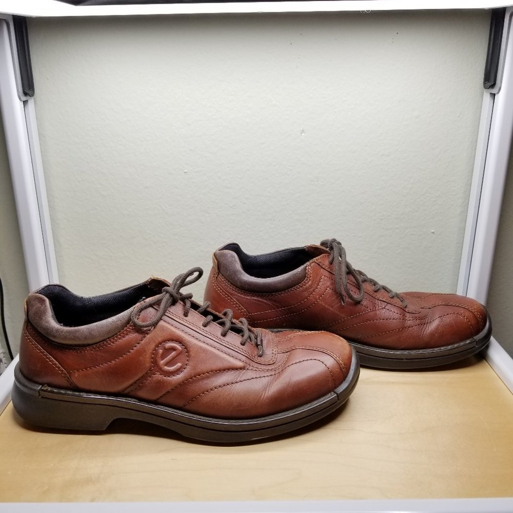 ECCO Light Shock Point Casual Oxford 42